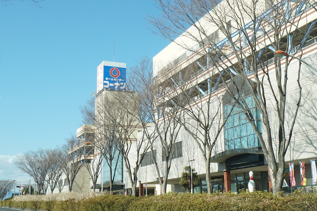 エストレージャＢ ホームセンター
