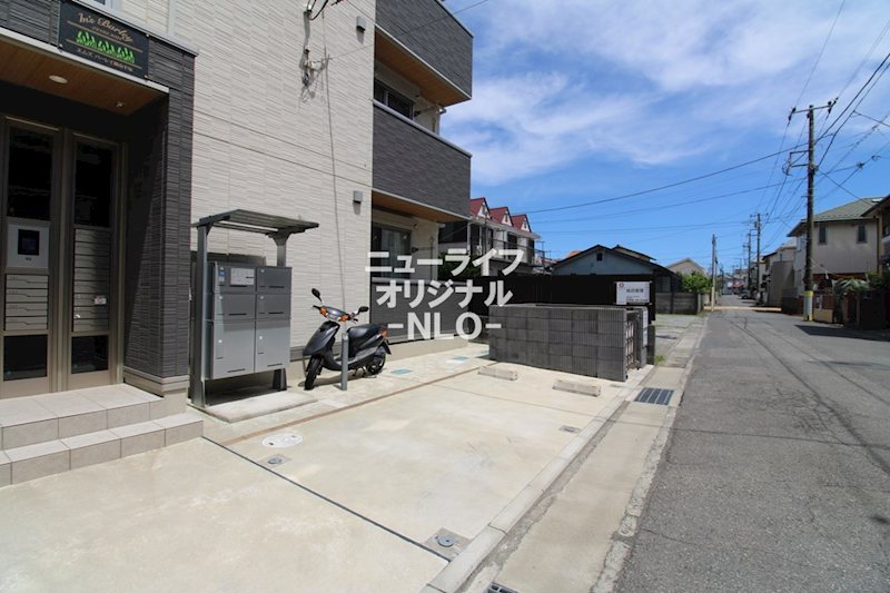 エムズ　バーレイ湘南平塚 駐車場