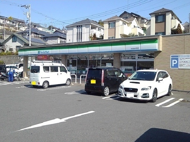 ヒルサイド・コゼット　ヒルサイド コンビニ