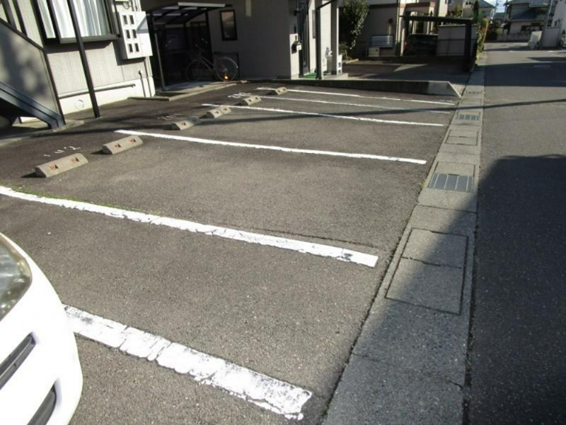 サンウィッシュ柴宮 駐車場