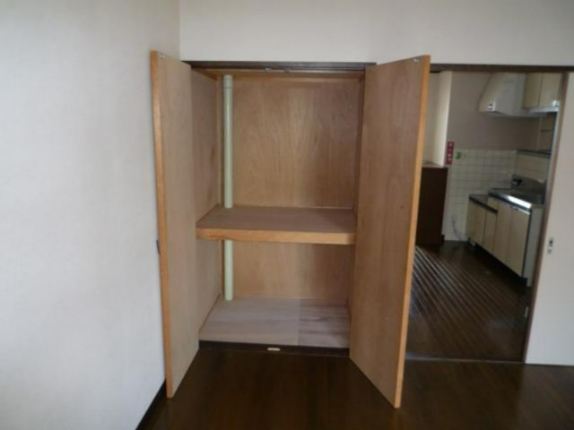 ガーデンパレスK 収納