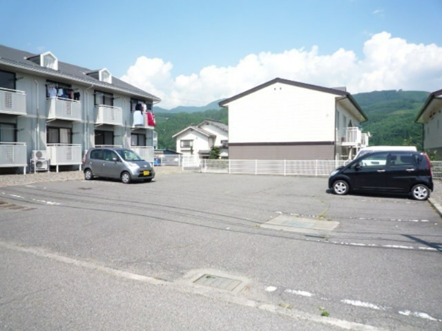 サンシャイン 駐車場
