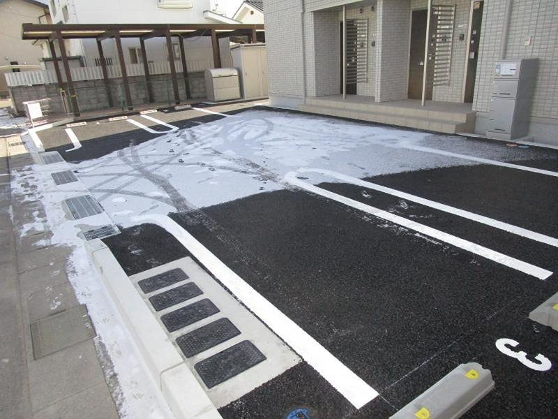 hull（ハル） 駐車場