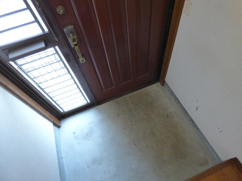 若王子町貸家 玄関