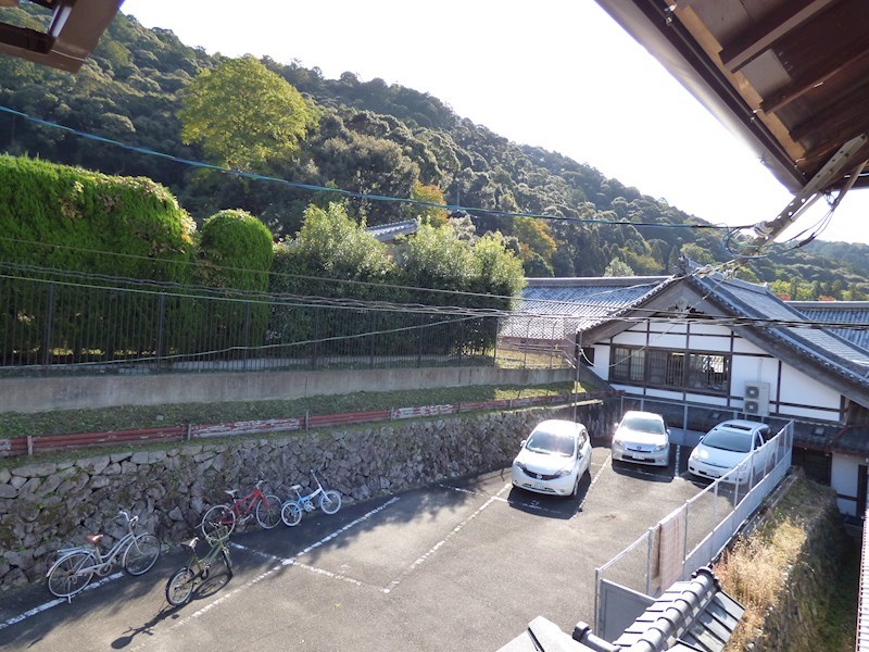 若王子町貸家 駐車場