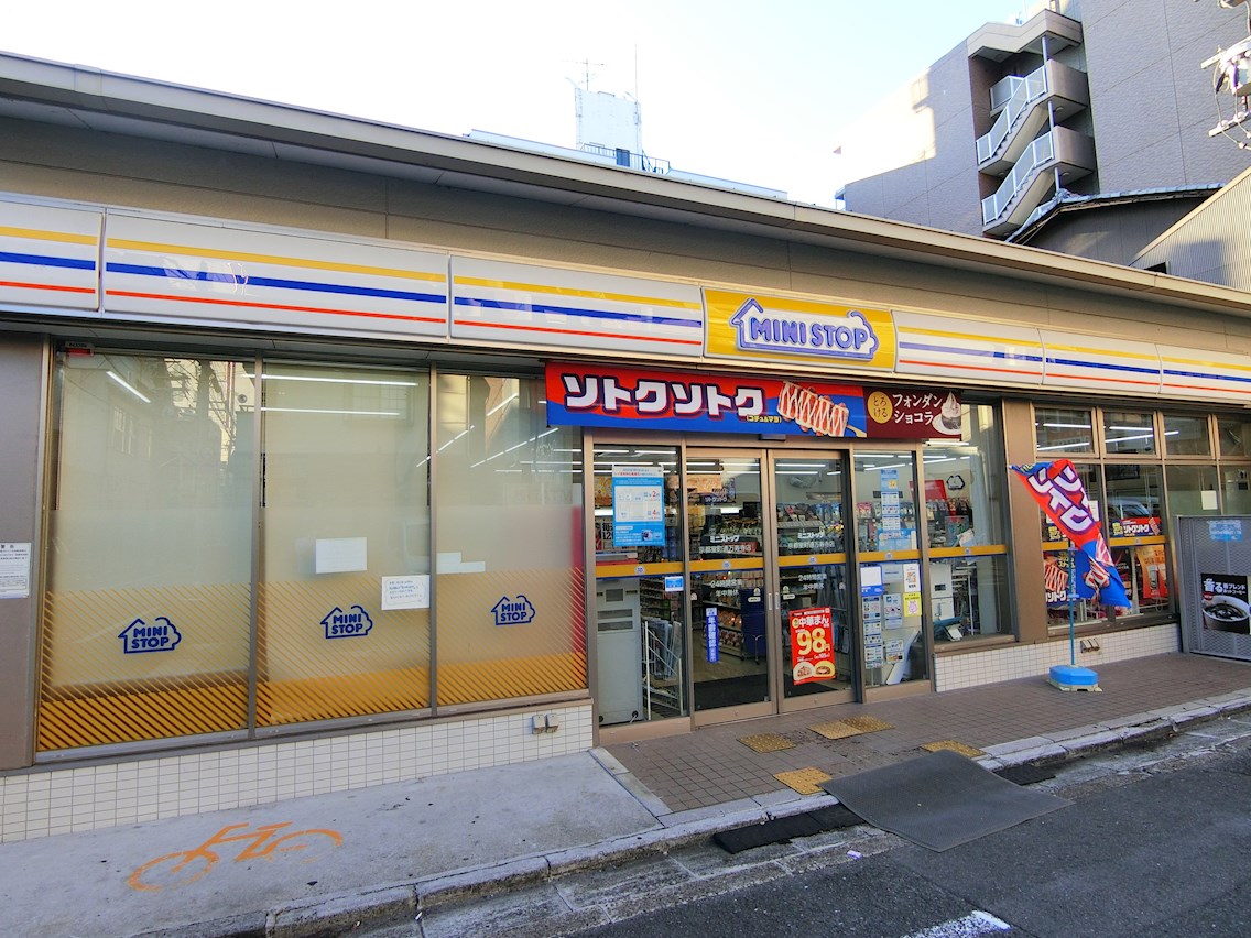 Ｄｏ　Ｄｒｅａｍ室町 コンビニ