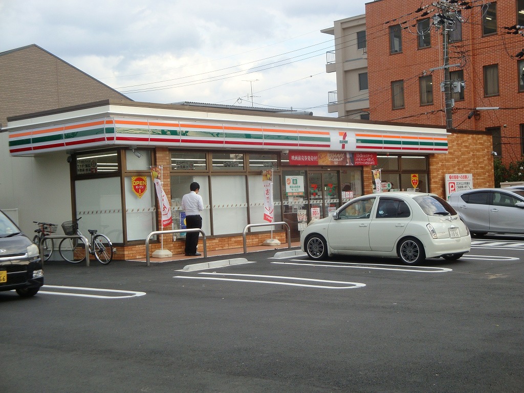 勧進橋町貸家 コンビニ