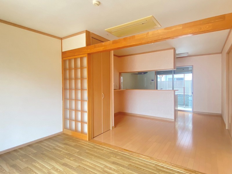 上賀茂豊田町貸家(南棟) リビング