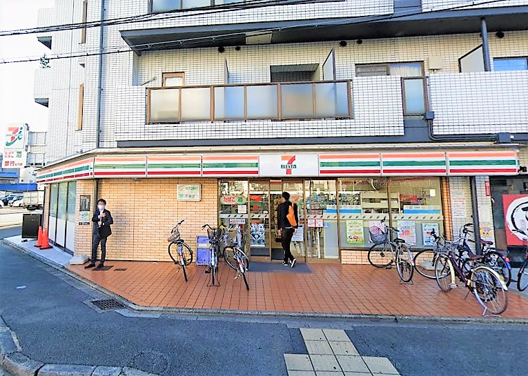 西京極市営住宅10号棟 コンビニ