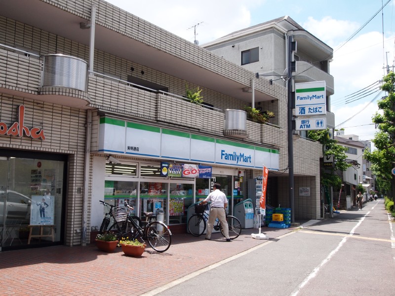 Bellissimo継孝院 コンビニ