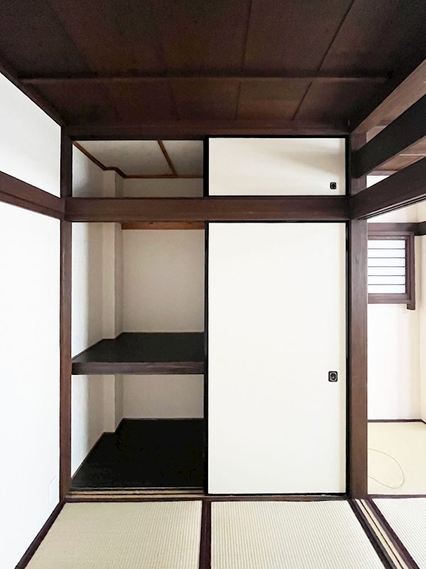 王様田中野神町貸家 収納
