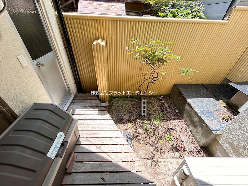 王様田中野神町貸家 庭