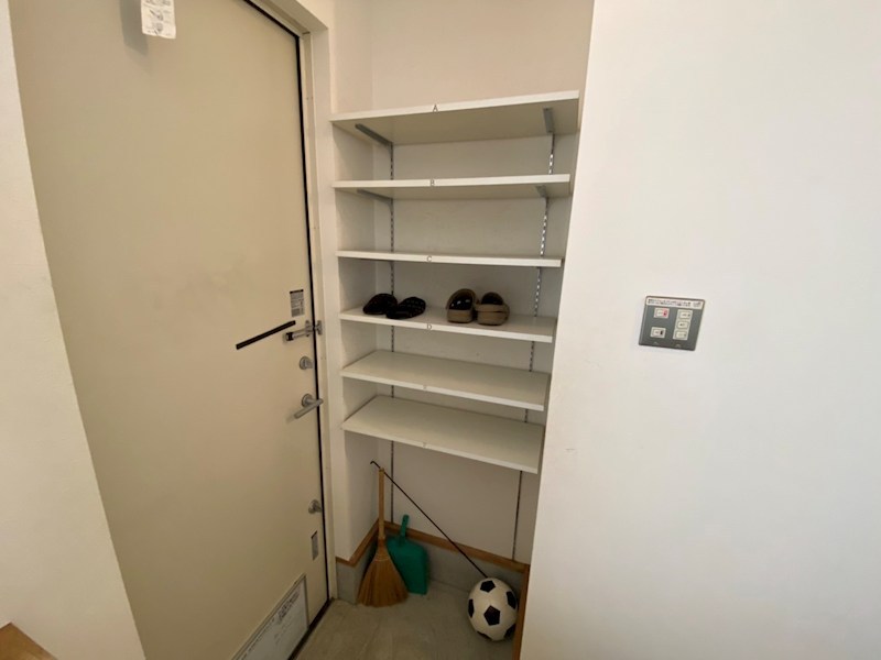 OPEN DOOR APARTMENT 玄関
