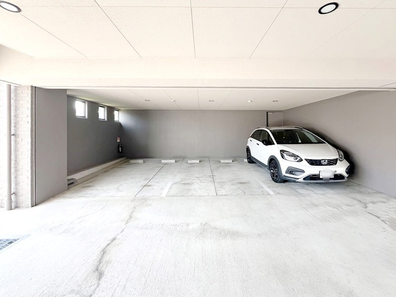 イーグルコート衣笠平野道 駐車場