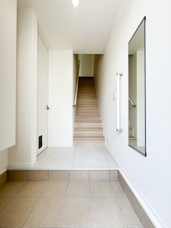HEBEL MAISON 紫野 玄関