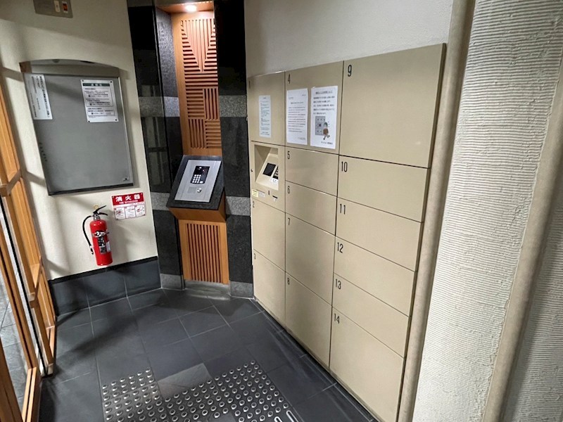 エスリード四条河原町 エントランス