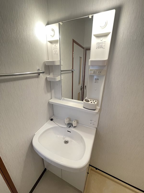 シャトレ西小石Ｂ棟 洗面所