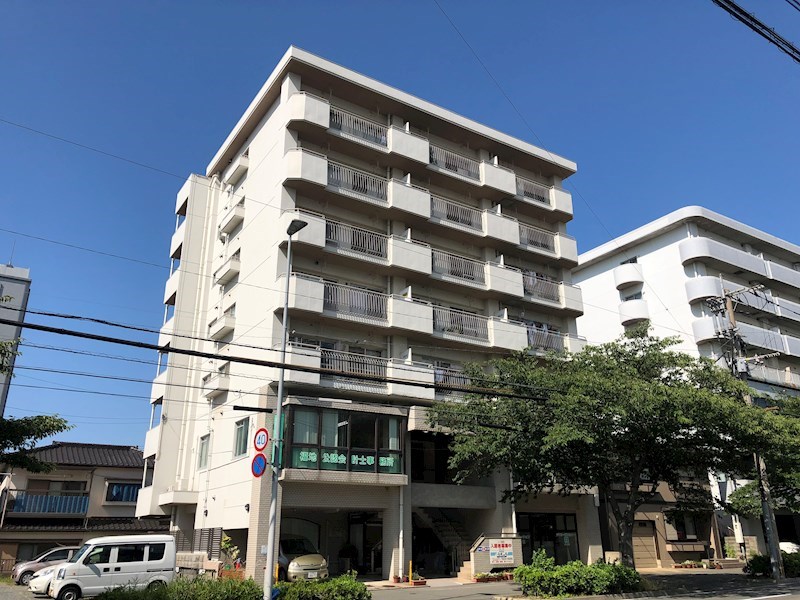 レイ前田 外観