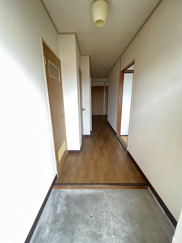 レイ前田 玄関