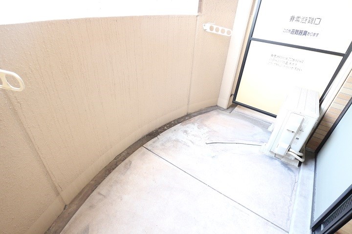 ＨＡＭＩＥＬ　ＫＯＫＵＲＡ ベランダ
