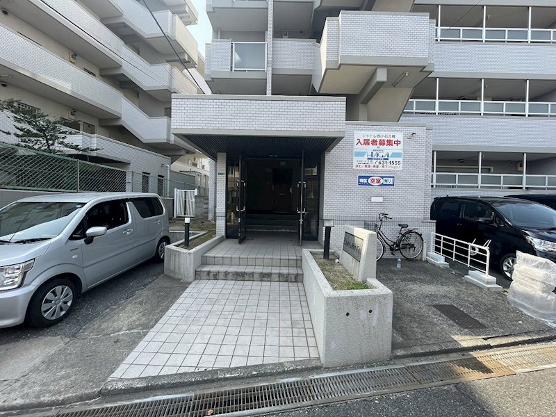 シャトレ西小石Ｂ棟 エントランス