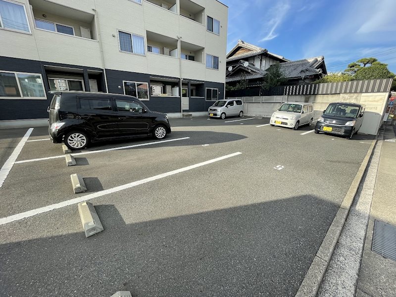 エルソル茶屋町 駐車場