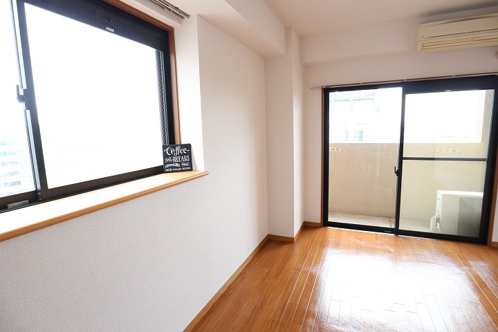 ＨＡＭＩＥＬ　ＫＯＫＵＲＡ リビング