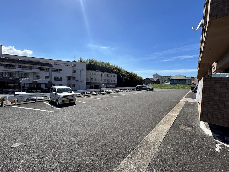 医生ヶ丘エストリル 駐車場