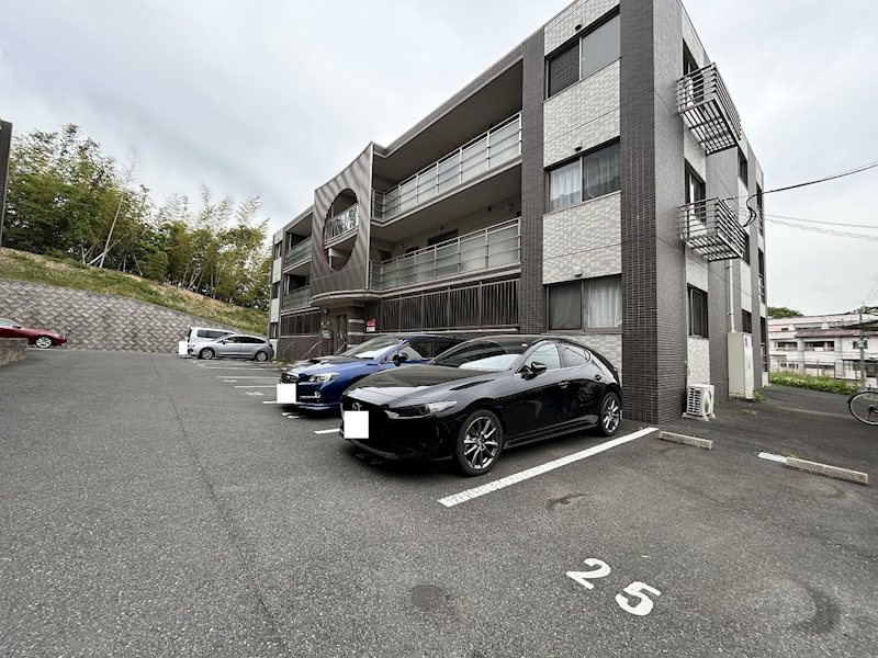 医生ヶ丘ヴァレンシア 駐車場