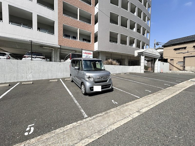 リオグランデ八幡 駐車場
