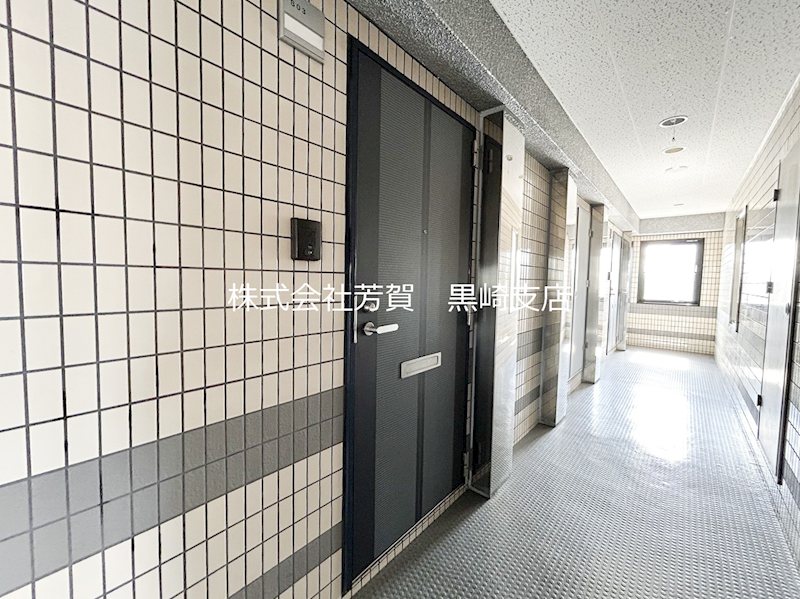 ニューサンリバー８番館 玄関