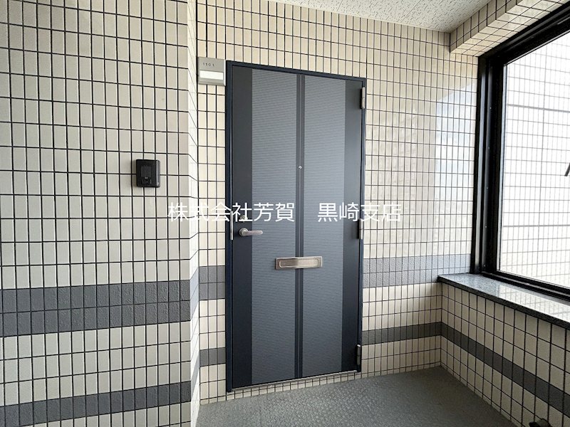ニューサンリバー８番館 玄関