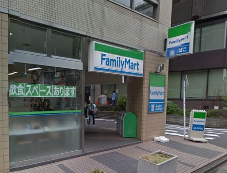 ＴＨＥ　ＹＯＫＯＨＡＭＡ　ＦＲＯＮＴ　ＴＯＷＥＲ コンビニ