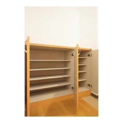ルミエール妙蓮寺Ⅱ 玄関