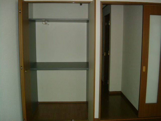 ティアラ町屋 収納