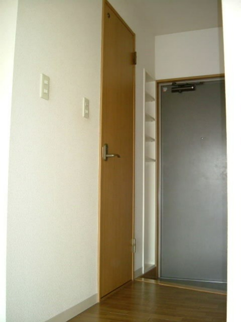 ファーストステージ町屋 玄関