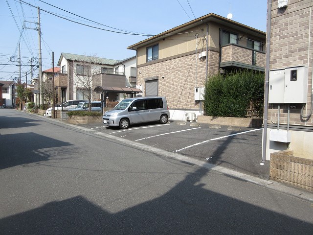 レイヴ・スペースＢ 駐車場