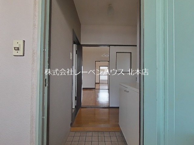 シャルマン北本　B棟 玄関