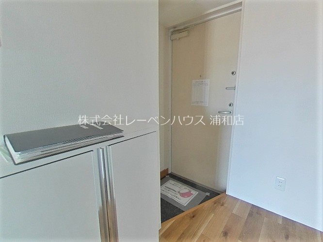 ブランドール・エム 玄関