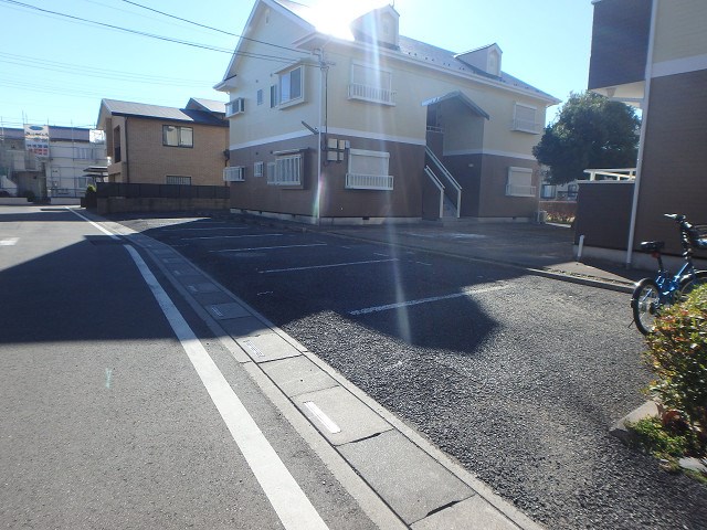 ガーデンヒルズ北上尾Ａ 駐車場