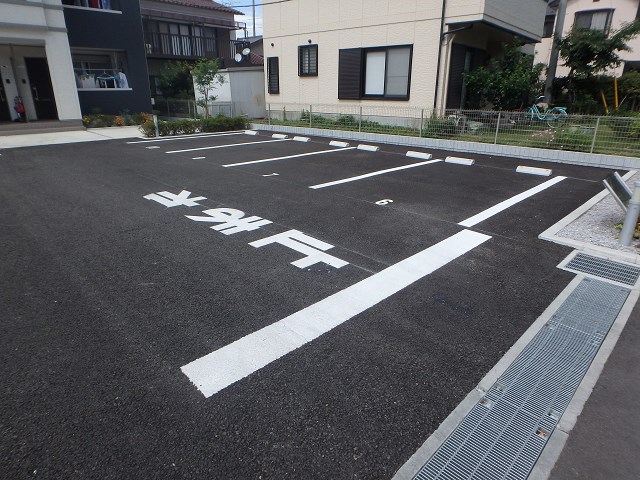 パークアベニュ－ 駐車場