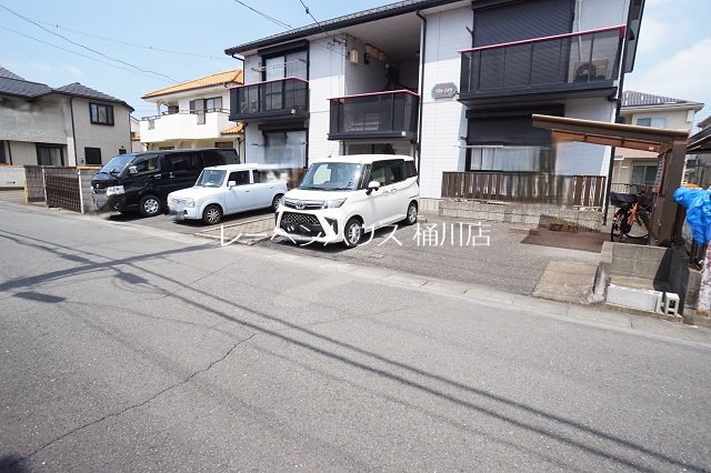 ベストハイツ 駐車場