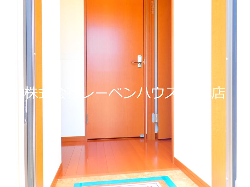 アムール・ナカマチ 玄関