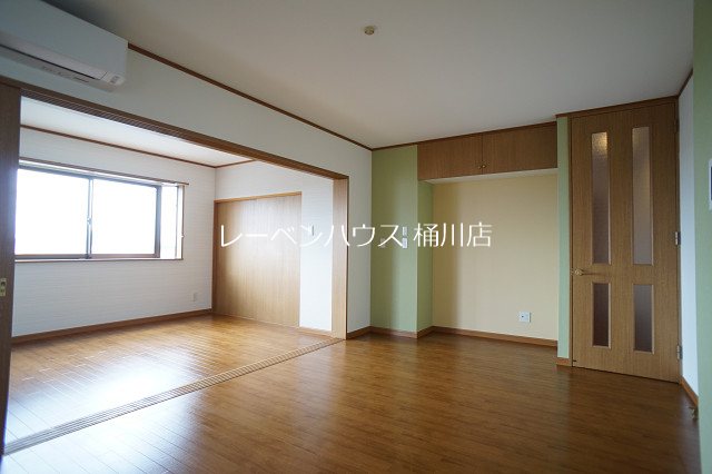 NBホームズ桶川 リビング