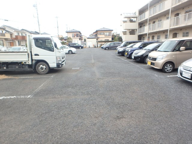 サンハイツウチヤマ 駐車場
