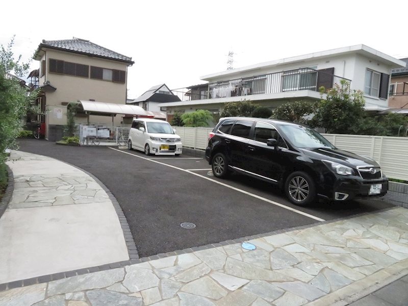 メテオール 駐車場