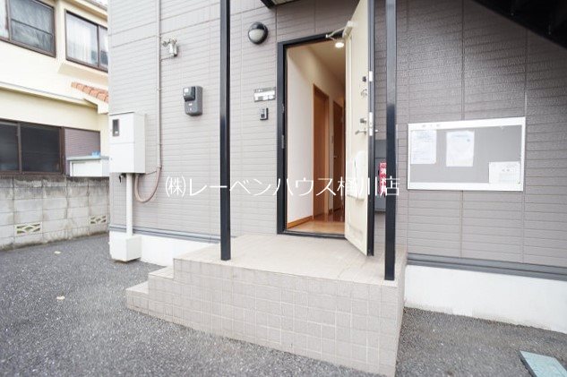 サンライズC 玄関