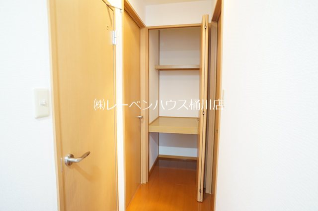 サンライズC 収納