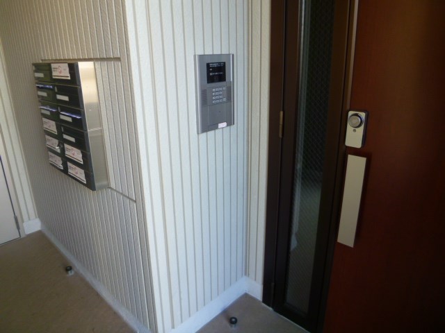 クレール原新町 玄関