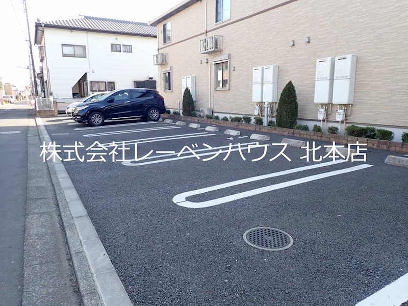 サンセリテ 駐車場